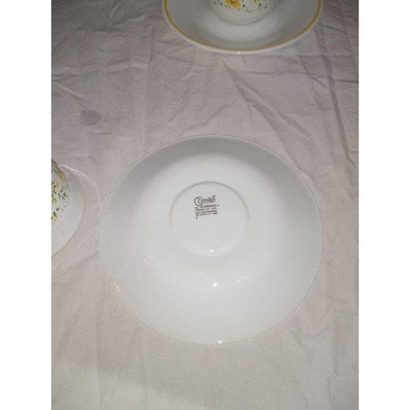 Corelle April yellow flower mugs and saucers (set of 4) - Picture 5 of 6